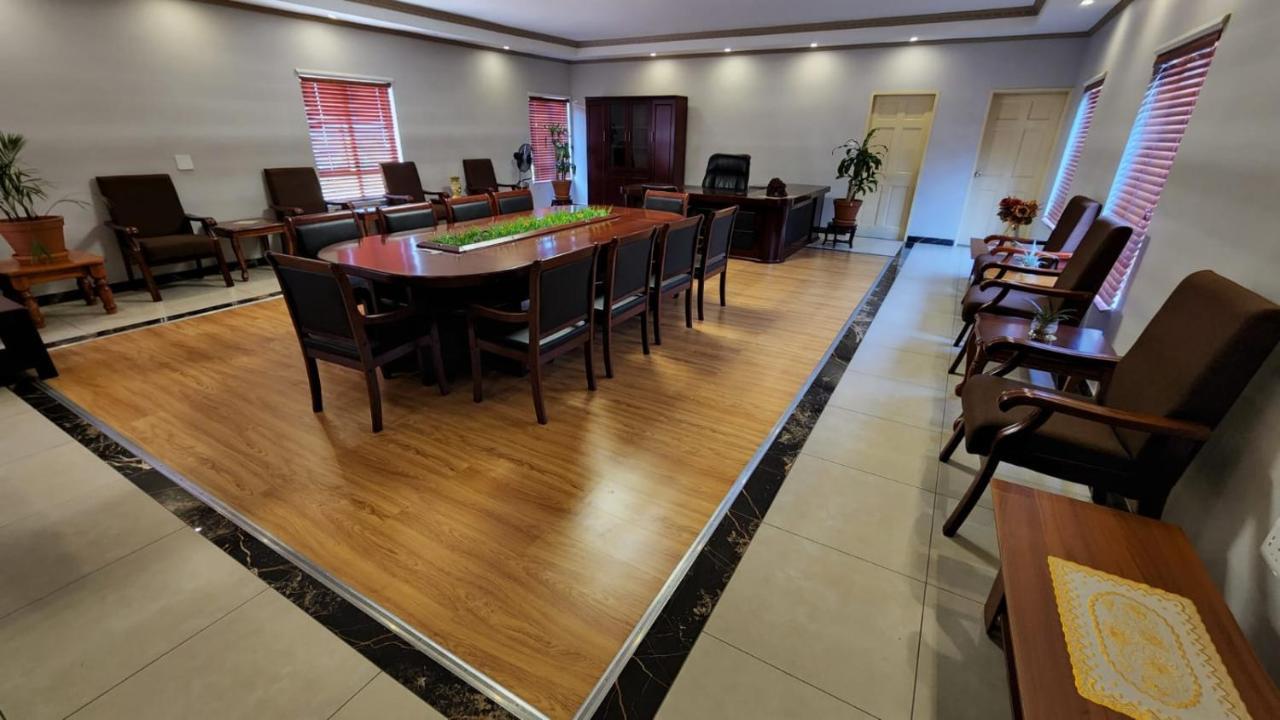 Lilypark Lodge Rustenburg Buitenkant foto