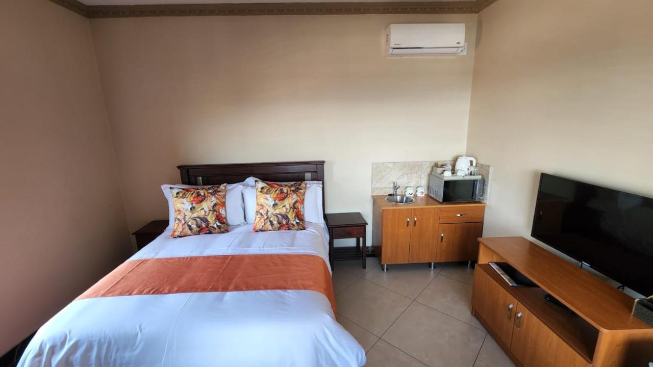 Lilypark Lodge Rustenburg Buitenkant foto