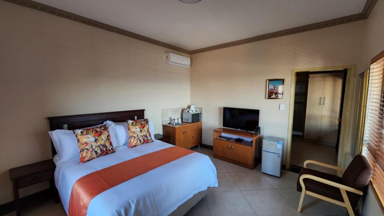 Lilypark Lodge Rustenburg Buitenkant foto