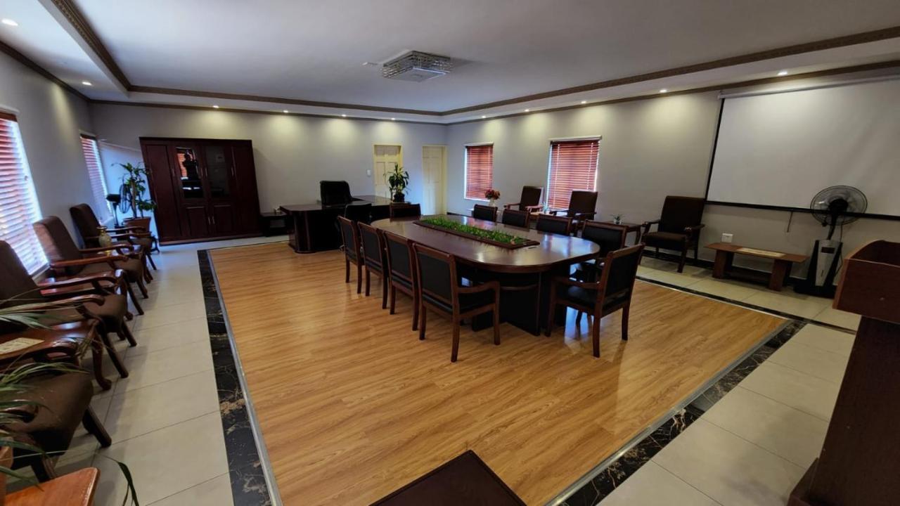 Lilypark Lodge Rustenburg Buitenkant foto
