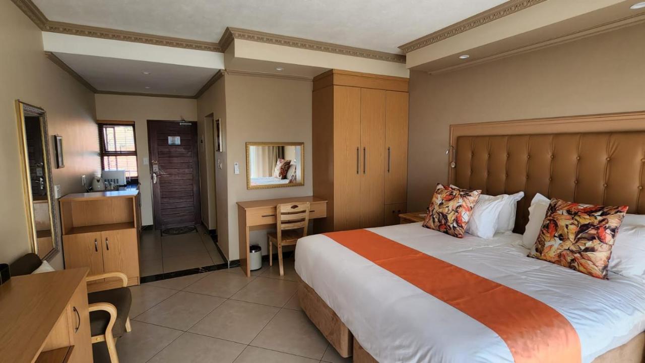 Lilypark Lodge Rustenburg Buitenkant foto