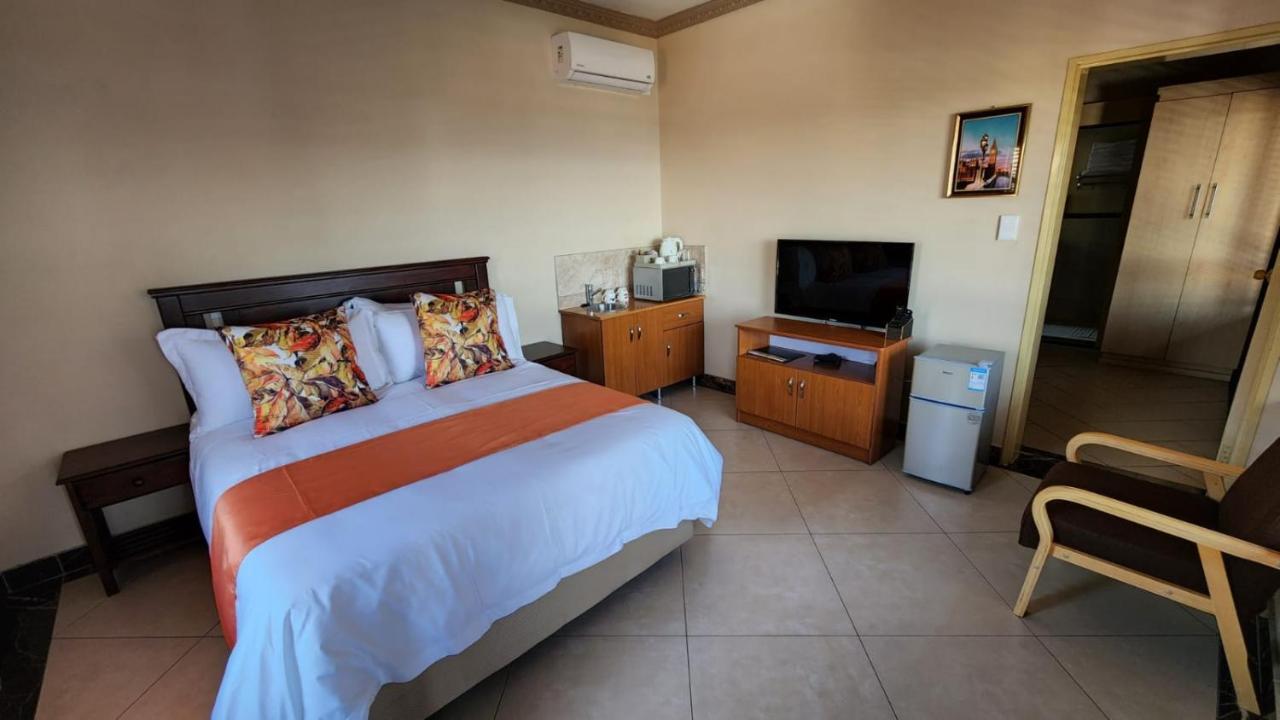 Lilypark Lodge Rustenburg Buitenkant foto